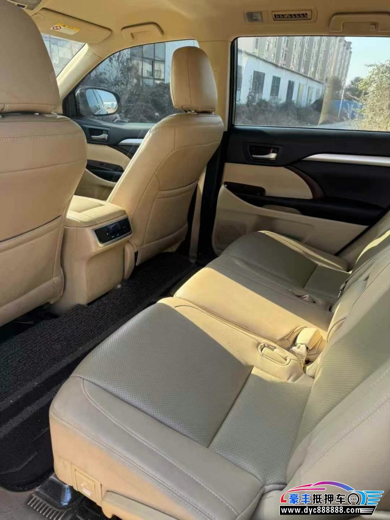 16年丰田汉兰达轿车抵押车出售