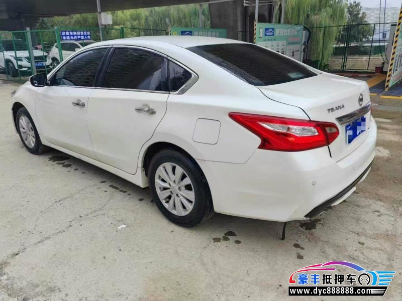 18年日产天籁轿车抵押车出售