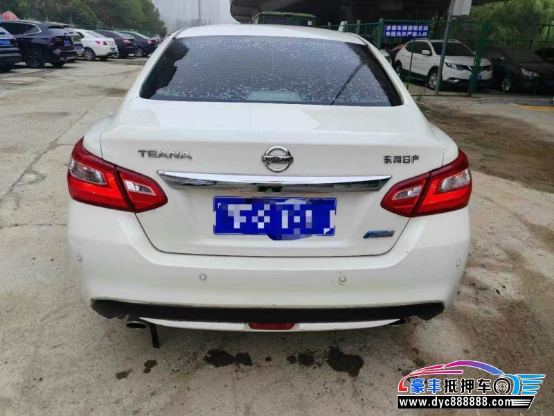 18年日产天籁轿车抵押车出售