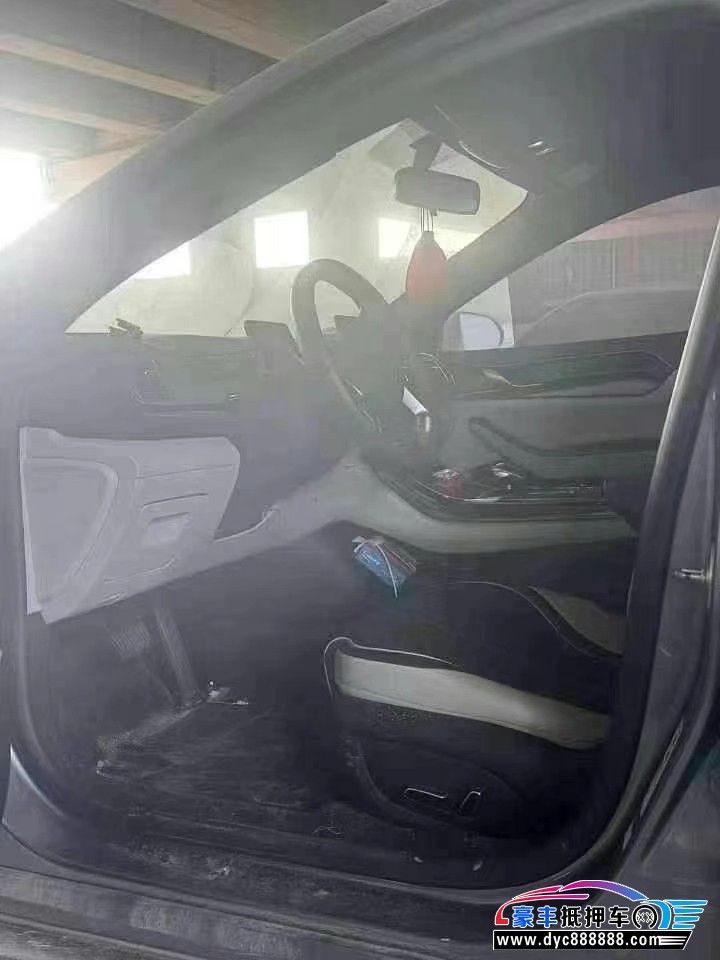 22年比亚迪秦轿车抵押车出售