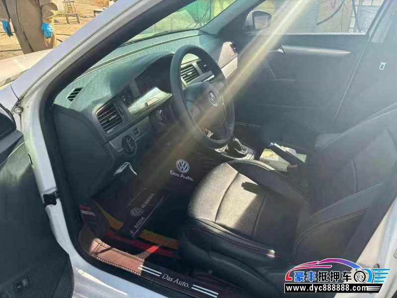 17年大众朗逸轿车抵押车出售