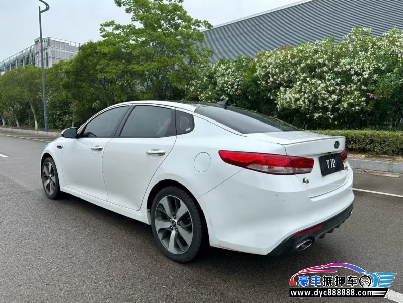 18年起亚K5轿车抵押车出售