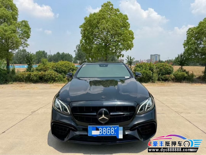 17年奔驰E轿车抵押车出售