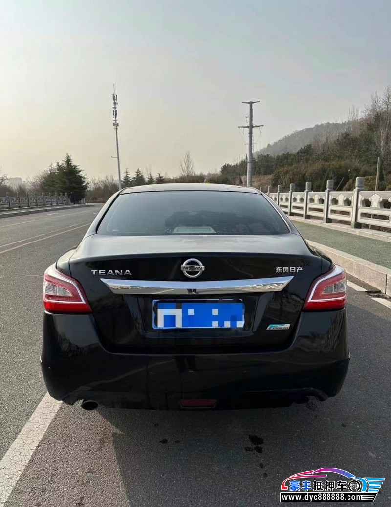 14年日产天籁轿车抵押车出售