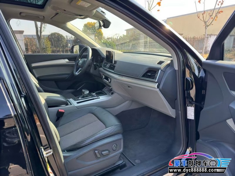 19年奥迪Q5轿车抵押车出售