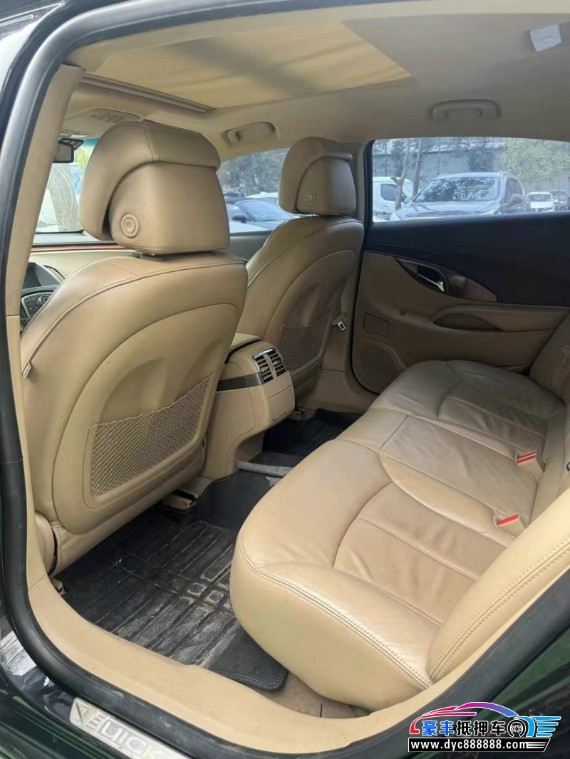 11年别克君越轿车抵押车出售