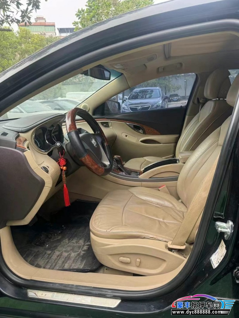 11年别克君越轿车抵押车出售