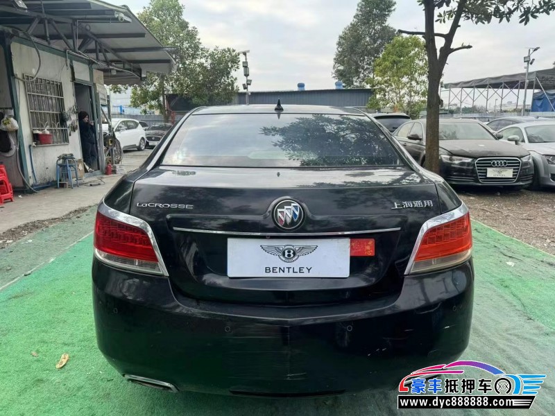 11年别克君越轿车抵押车出售