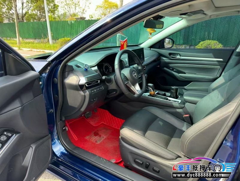 23年日产天籁轿车抵押车出售