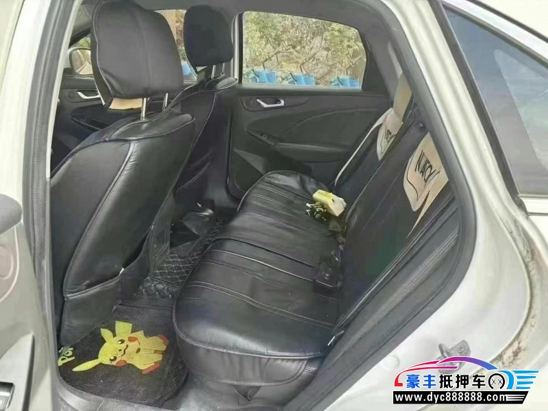 17年奇瑞艾瑞泽7轿车抵押车出售