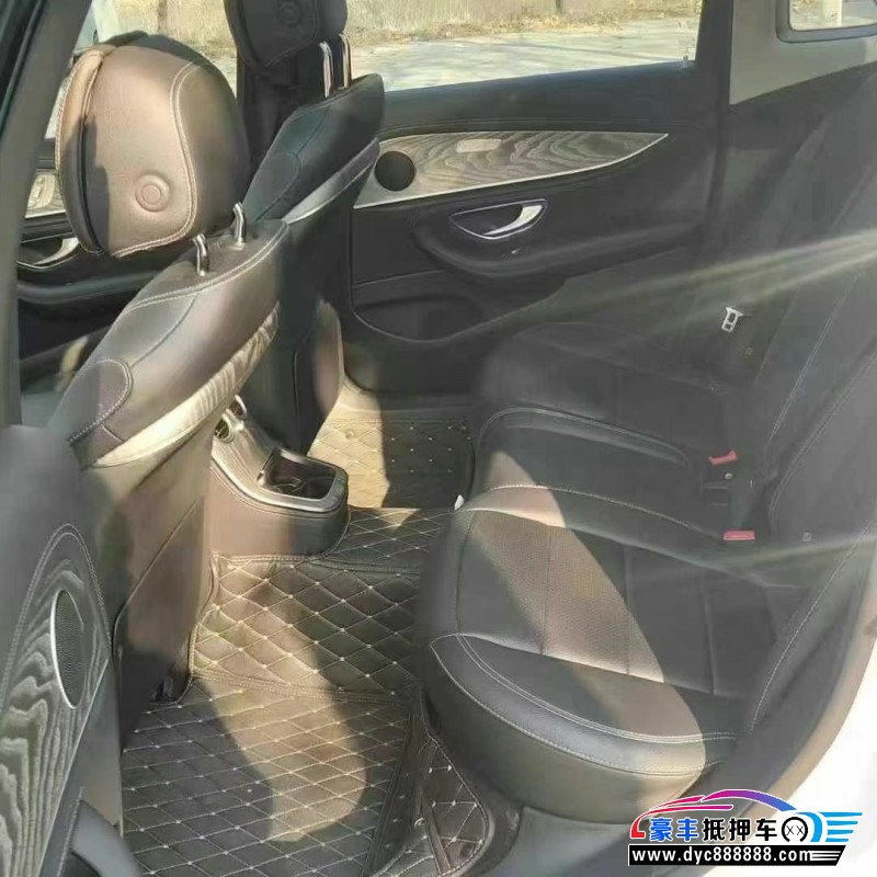 22年奔驰E轿车抵押车出售