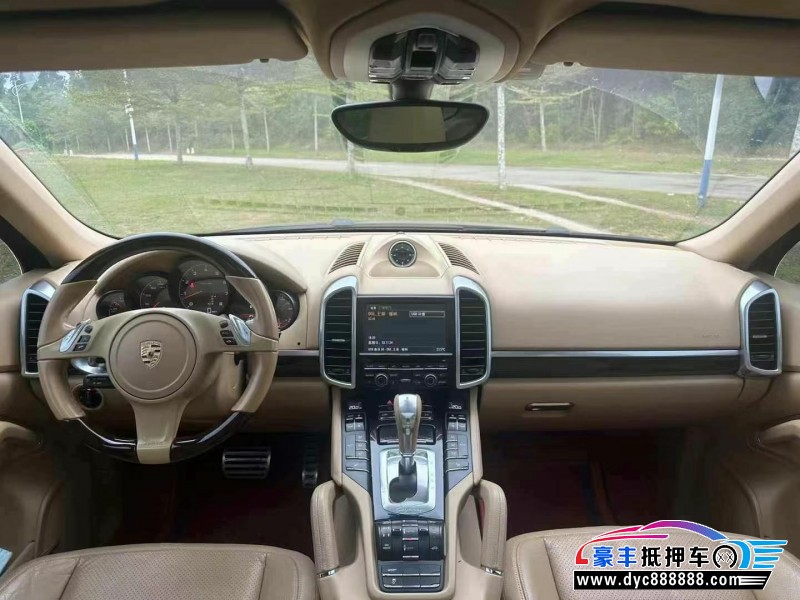 14年保时捷卡宴轿车抵押车出售