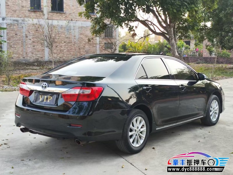 13年丰田凯美瑞轿车抵押车出售