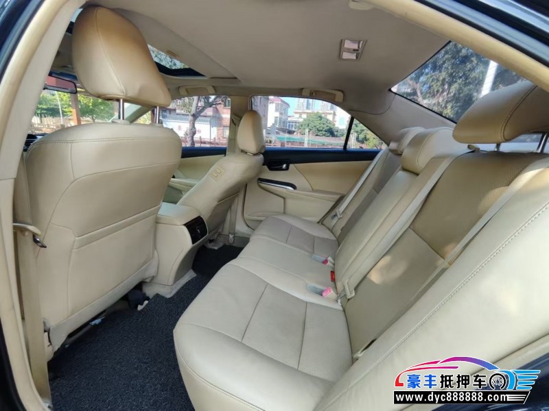 17年丰田凯美瑞轿车抵押车出售