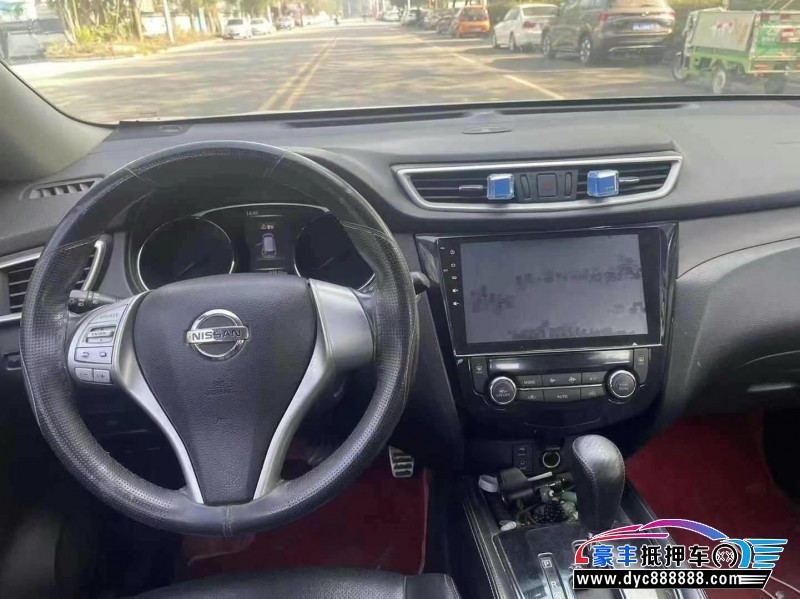 14年日产奇骏轿车抵押车出售