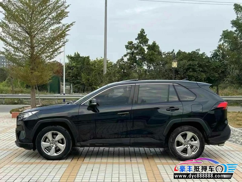 23年丰田RAV4轿车抵押车出售