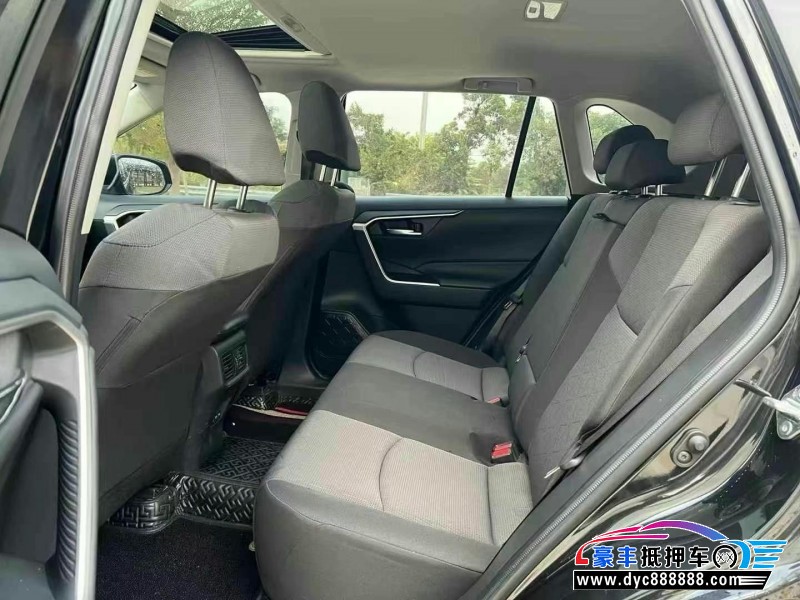 23年丰田RAV4轿车抵押车出售