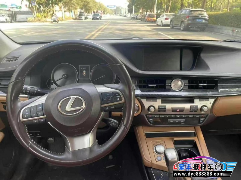16年雷克萨斯ES轿车抵押车出售