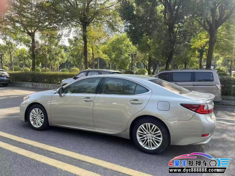 16年雷克萨斯ES轿车抵押车出售