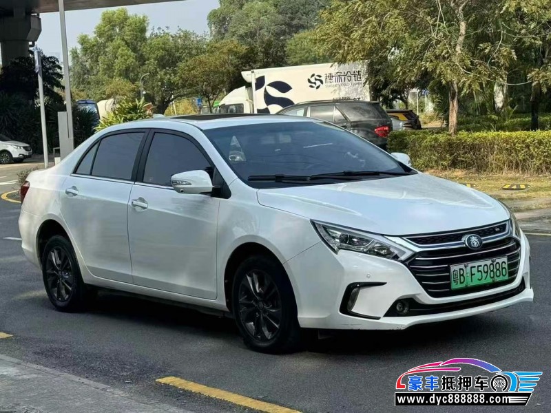 18年比亚迪秦轿车抵押车出售