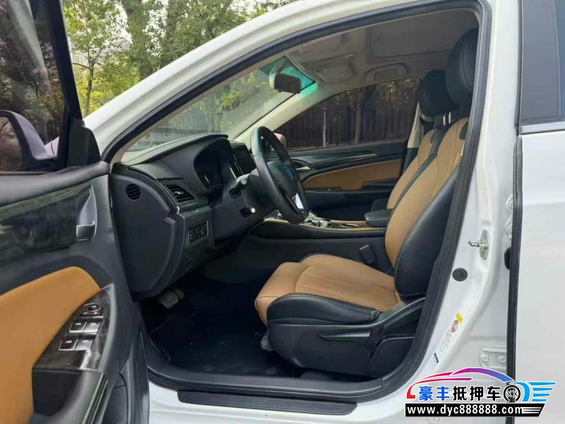 18年比亚迪秦轿车抵押车出售