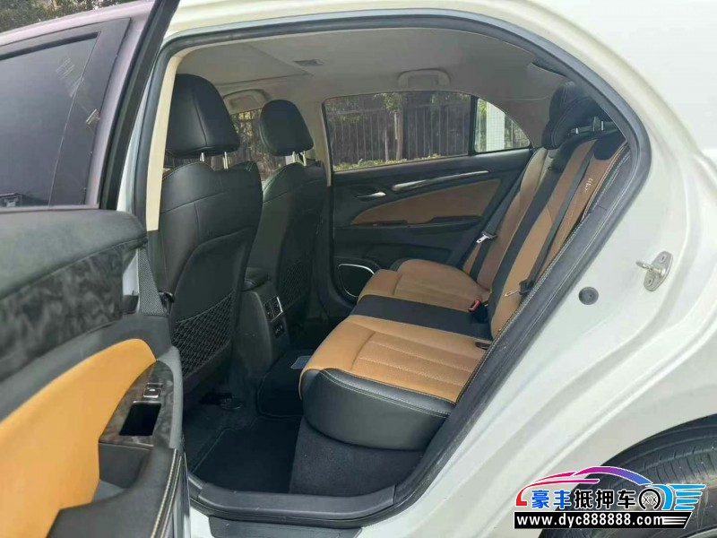 18年比亚迪秦轿车抵押车出售