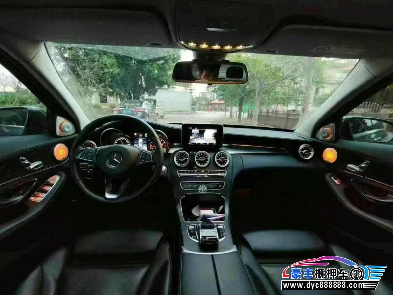 18年奔驰C轿车抵押车出售