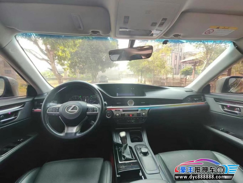 18年雷克萨斯ES轿车抵押车出售