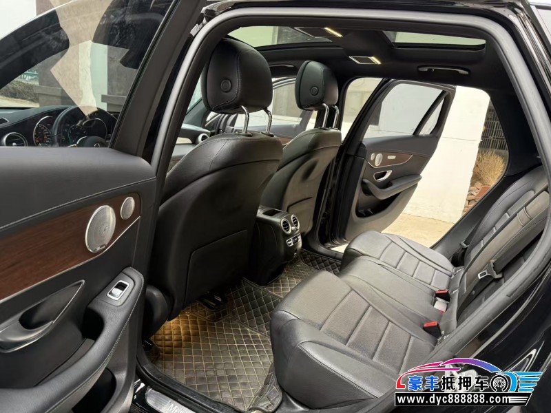 21年奔驰GLC轿车抵押车出售