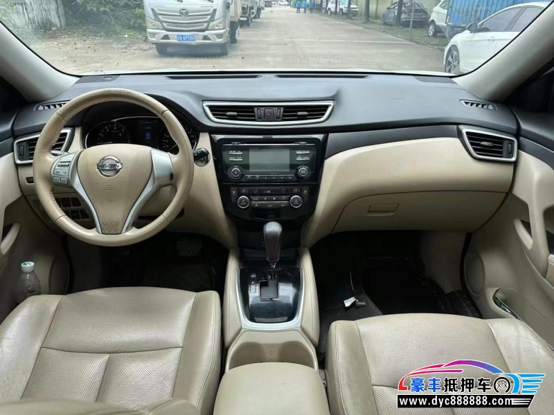 17年日产奇骏轿车抵押车出售