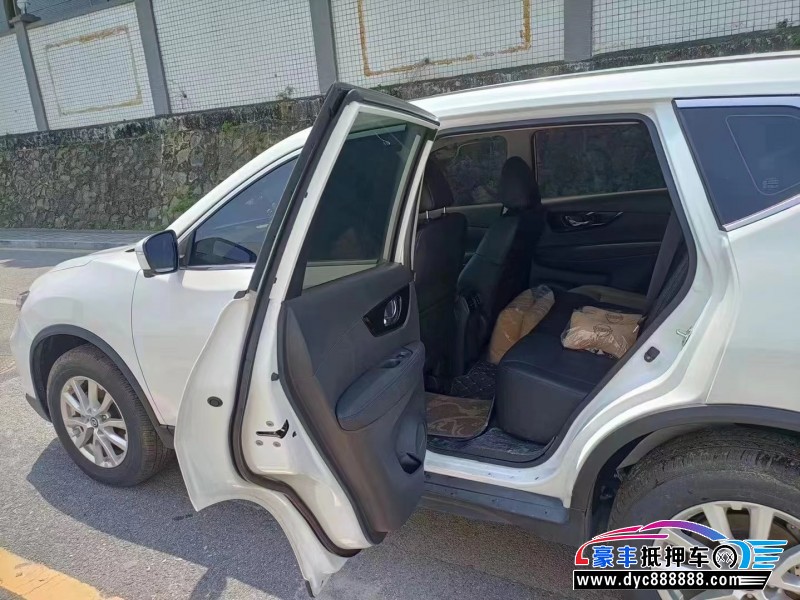 20年日产奇骏轿车抵押车出售