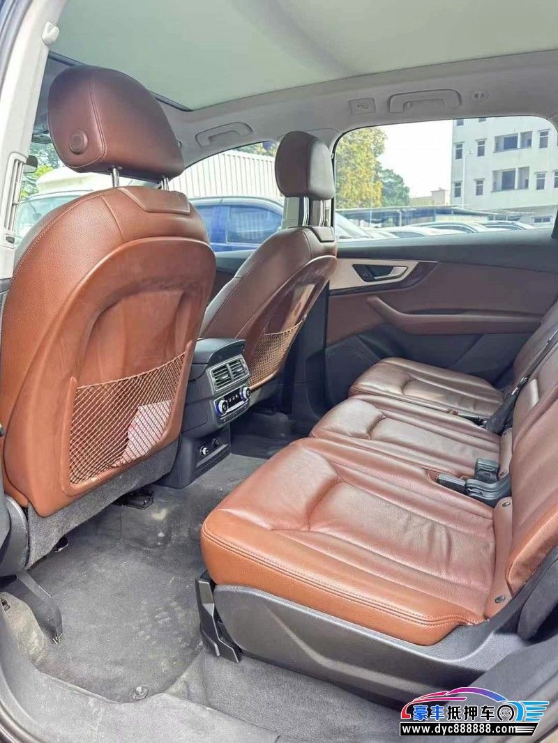 19年奥迪Q7轿车抵押车出售