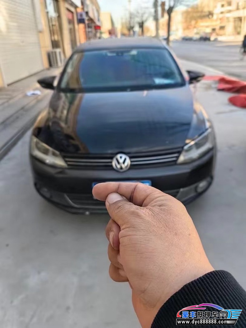 12年大众速腾轿车抵押车出售