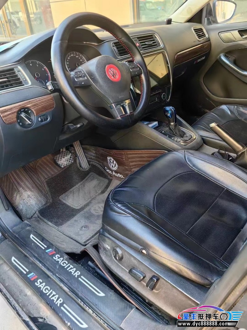 12年大众速腾轿车抵押车出售