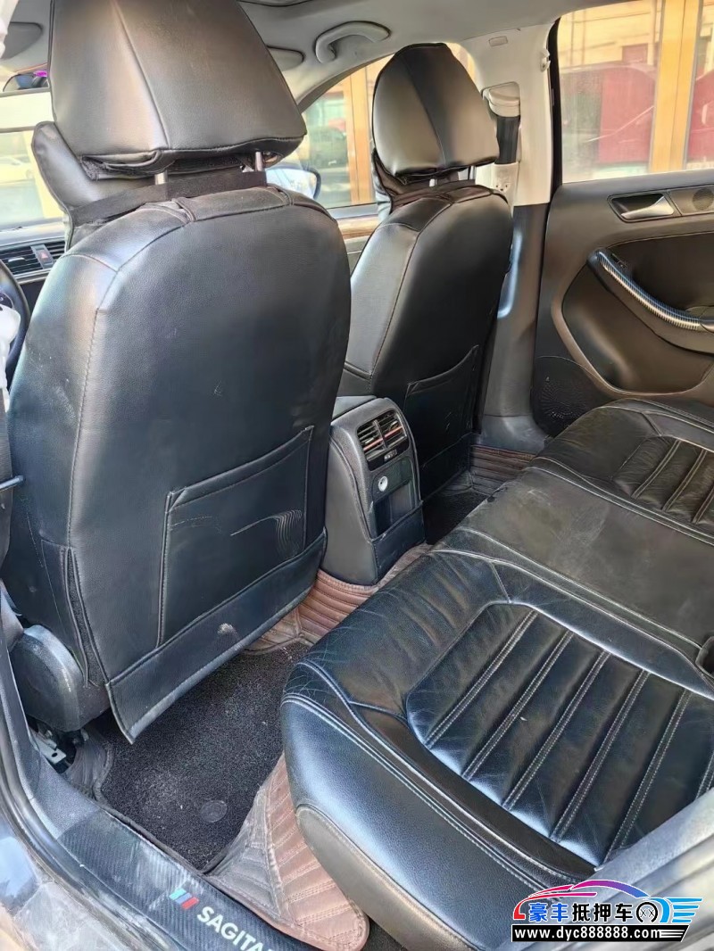 12年大众速腾轿车抵押车出售