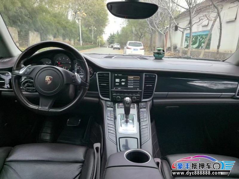 15年保时捷帕纳梅拉轿车抵押车出售
