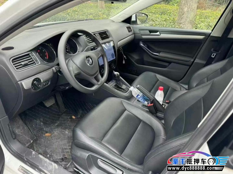 19年大众速腾轿车抵押车出售