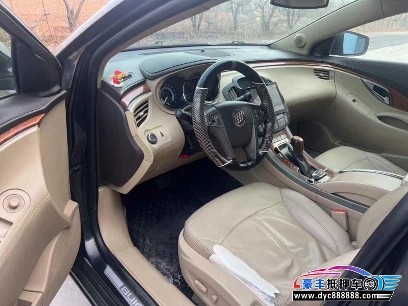 10年别克君越轿车抵押车出售