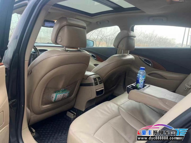 10年别克君越轿车抵押车出售