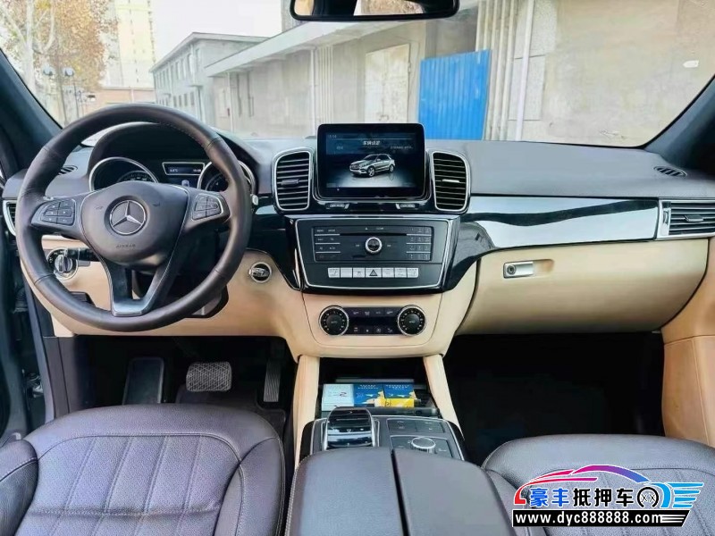 17年奔驰GLE轿车抵押车出售