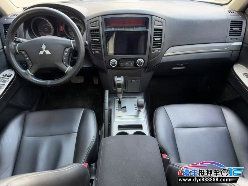 18年三菱帕杰罗轿车抵押车出售