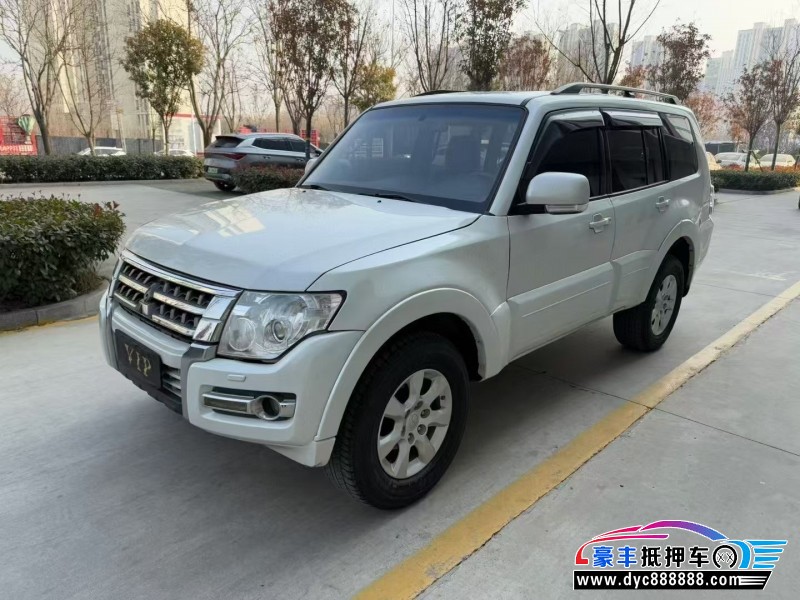 18年三菱帕杰罗轿车抵押车出售