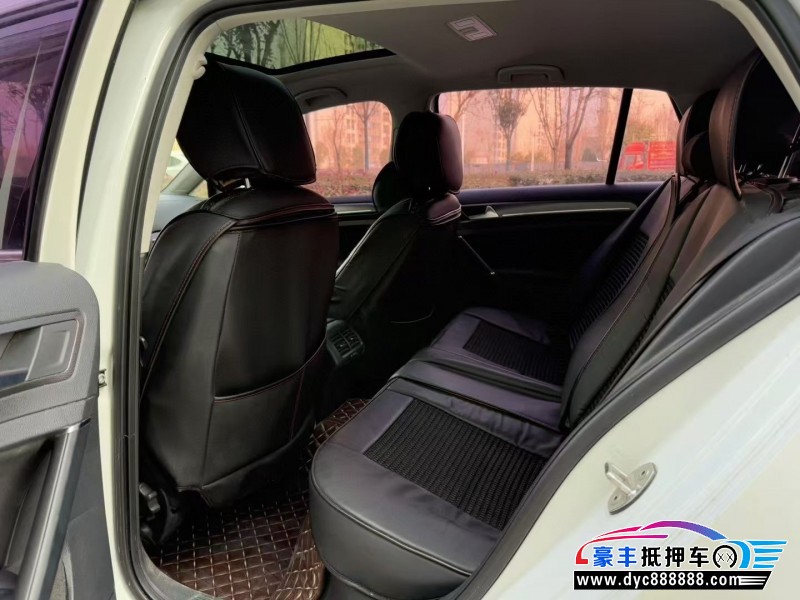 17年大众高尔夫轿车抵押车出售