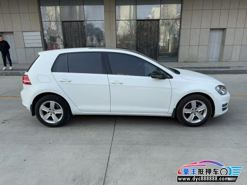 17年大众高尔夫轿车抵押车出售