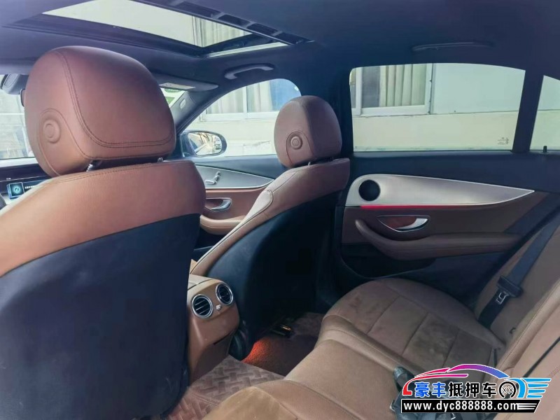 17年奔驰E轿车抵押车出售