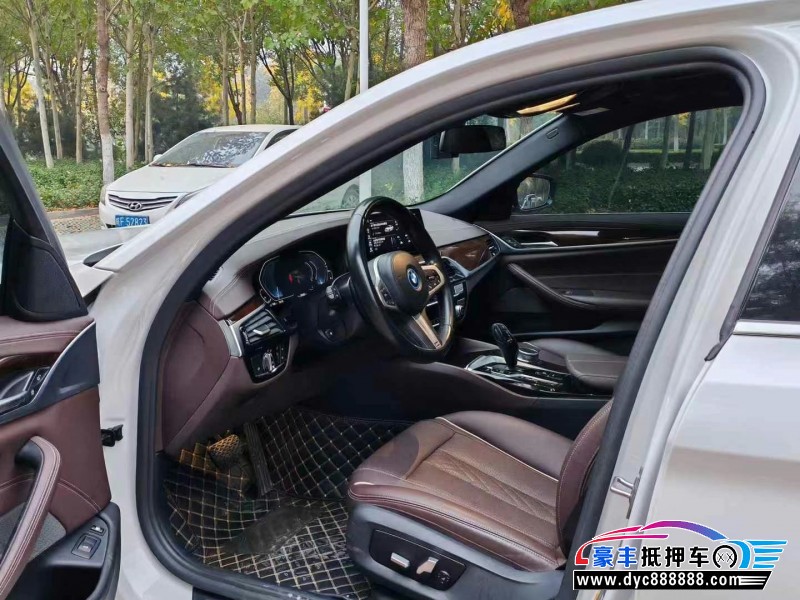 21年宝马5系轿车抵押车出售