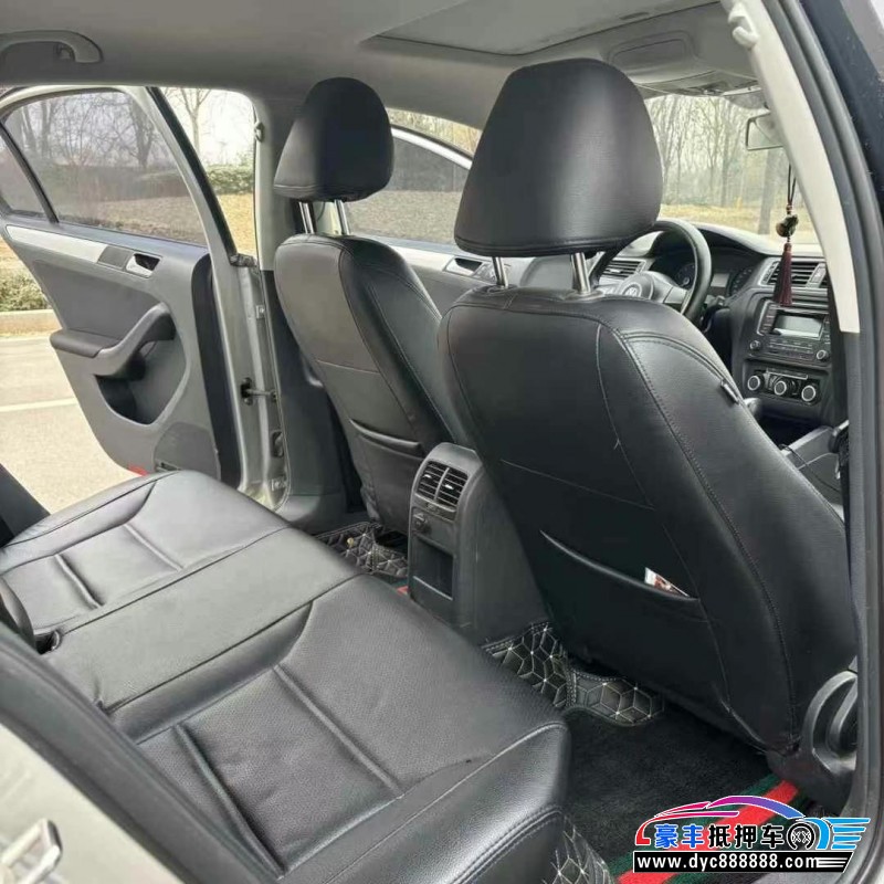 15年大众速腾轿车抵押车出售