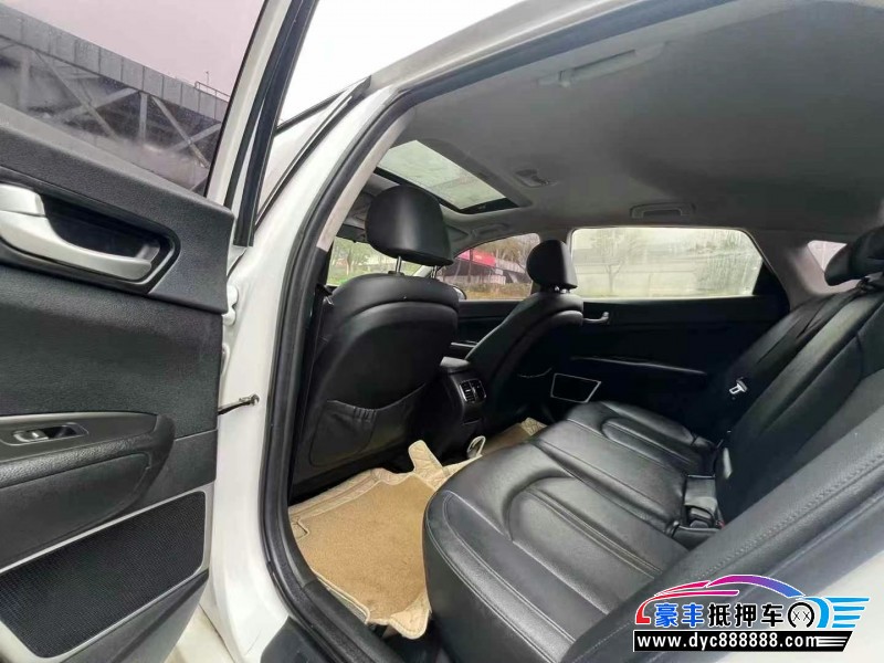 20年起亚K5轿车抵押车出售