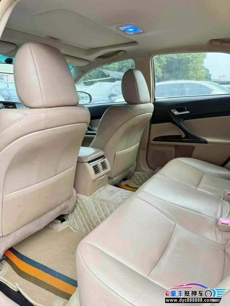 12年丰田锐志轿车抵押车出售