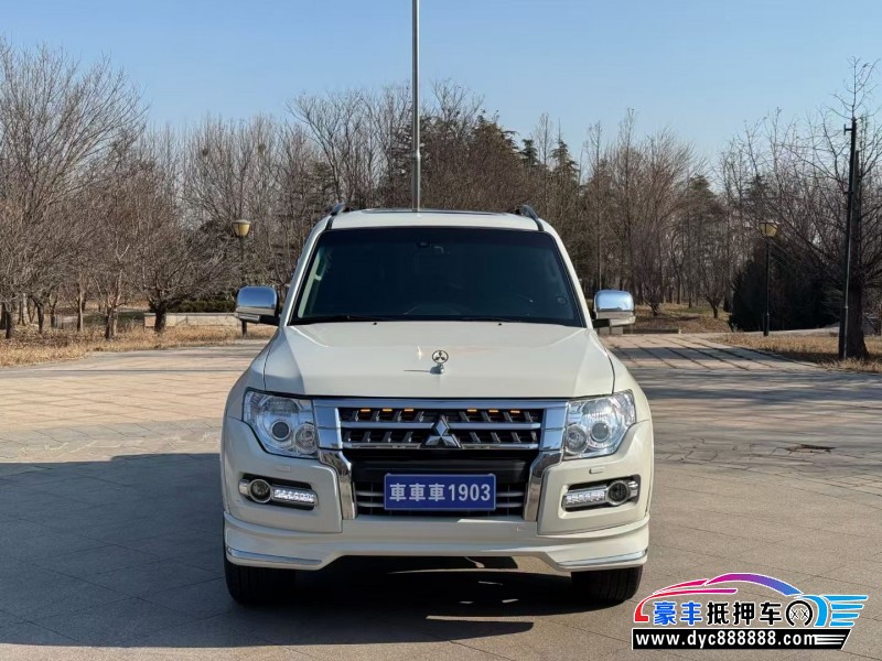 16年三菱帕杰罗轿车抵押车出售